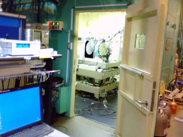 http://www.quanta.kyutech.ac.jp/deguchi/member/2006/image005.jpg